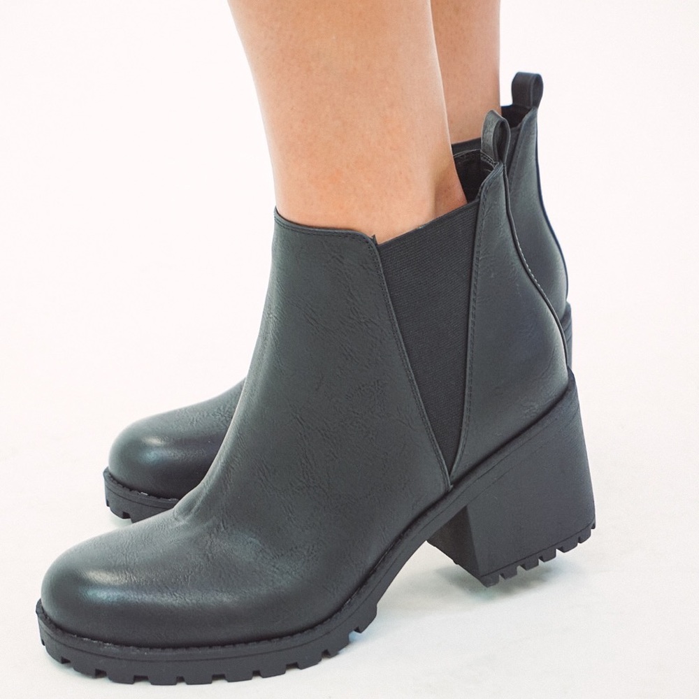 Dirty Laundry Lisbon Boot Black
